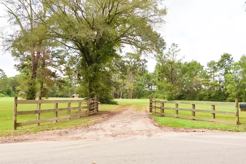 695 And 697 County Rd 2309, Cleveland, TX 77327