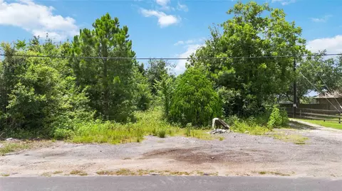 15601 Fir Rd, Santa Fe, TX 77517