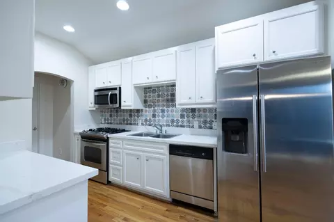 Kitchen - 5941 S Loop E #603, Houston, TX 77033 photo 2 of 4