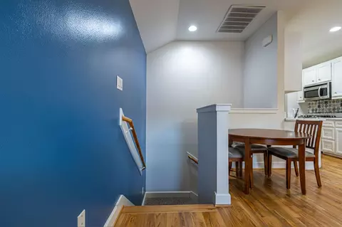 Entry Way - 5941 S Loop E #603, Houston, TX 77033 photo 5 of 6