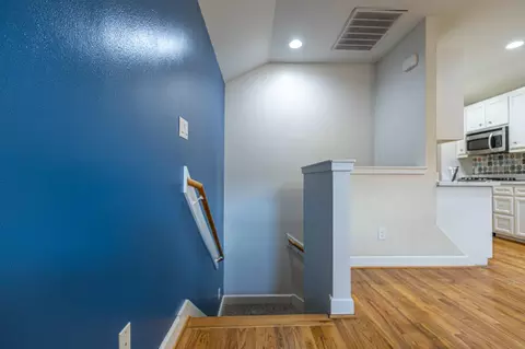 Entry Way - 5941 S Loop E #603, Houston, TX 77033 photo 4 of 6