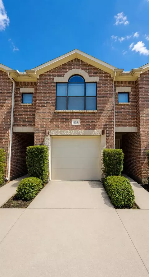 Exterior - 5941 S Loop E #603, Houston, TX 77033 photo 2 of 5