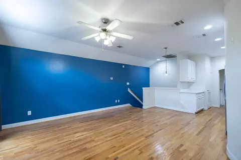 Living - 5941 S Loop E #603, Houston, TX 77033 photo 5 of 7