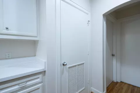 Entry Way - 5941 S Loop E #603, Houston, TX 77033 photo 6 of 6