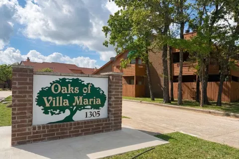 1305 W Villa Maria Rd #B101, Bryan, TX 77801