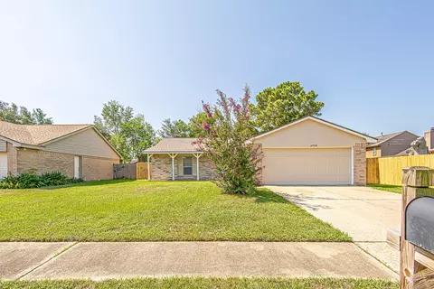 17959 Valley Knoll Dr, Houston, TX 77084