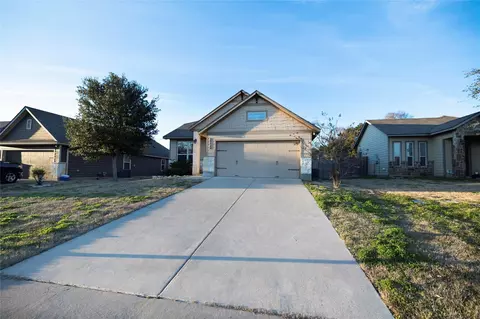 1909 Maize Ct, Brenham, TX 77833
