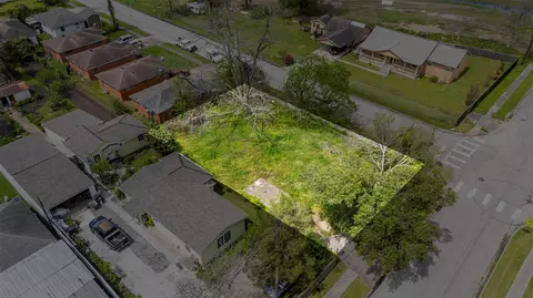 4921 Wipprecht St, Houston, TX 77026