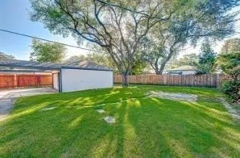 12415 Nova Dr, Houston, TX 77077