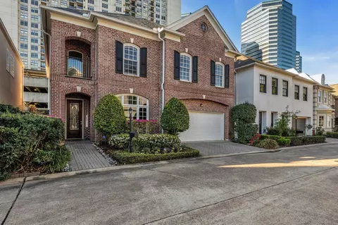 41 Wynden Oaks Dr, Houston, TX 77056