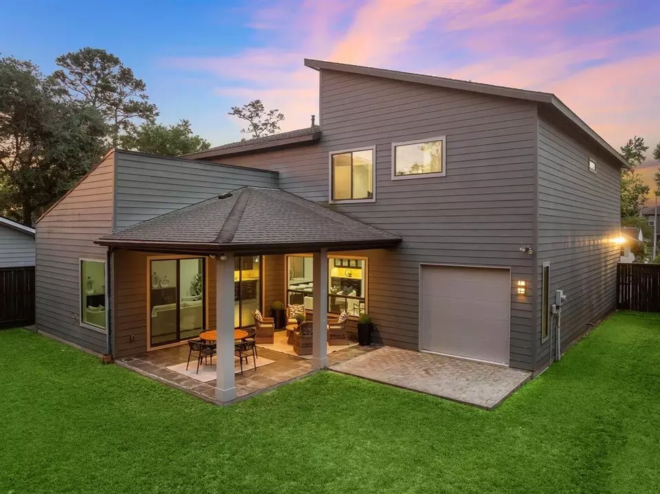 Exterior - 1906 Ebony Ln, Houston, TX 77018 photo 2 of 5