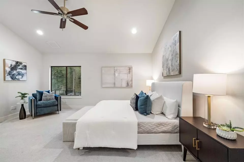 Bedroom - 1906 Ebony Ln, Houston, TX 77018 photo 1 of 1