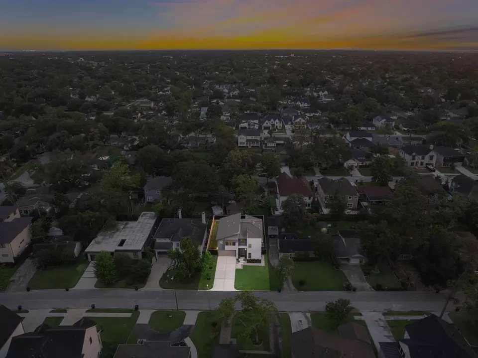 View/Area - 1906 Ebony Ln, Houston, TX 77018 photo 2 of 2