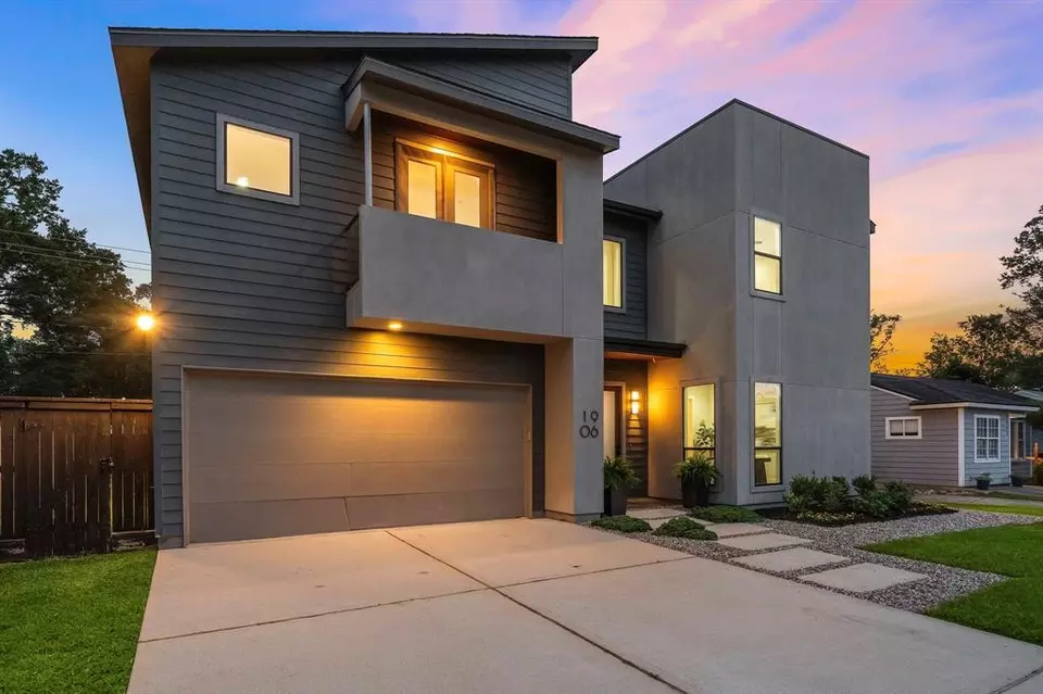 Exterior - 1906 Ebony Ln, Houston, TX 77018 photo 5 of 5