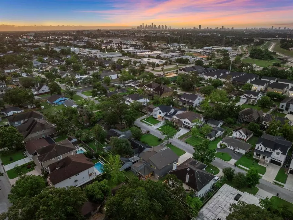 View/Area - 1906 Ebony Ln, Houston, TX 77018 photo 1 of 2