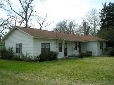 708 Emily Ave, Wharton, TX 77488 photo 1