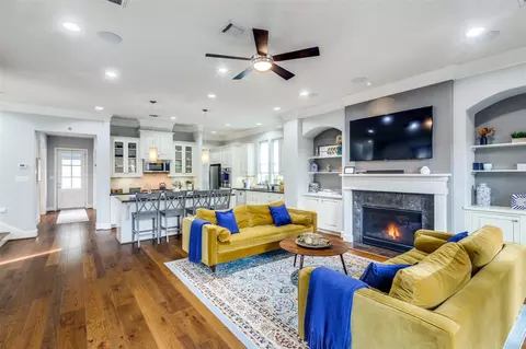 4535 Polk St, Houston, TX 77023