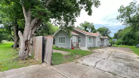 8211 Findlay St, Houston, TX 77017