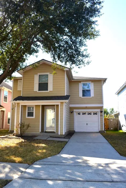 10130 Victoria Chase Ln, Houston, TX 77075
