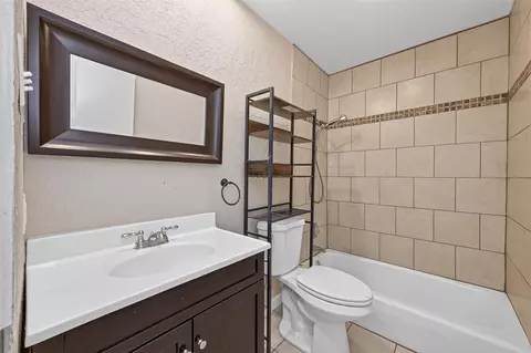 Bath - 23610 Creekview Dr, Spring, TX 77389 photo 1 of 6
