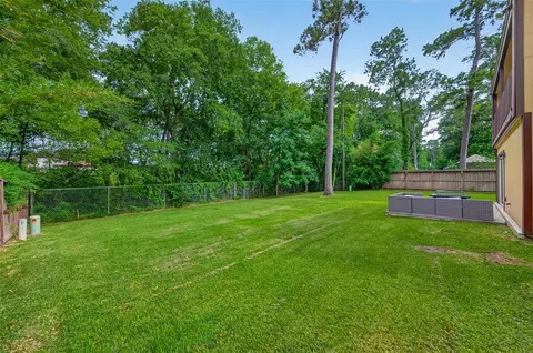Exterior - 23610 Creekview Dr, Spring, TX 77389 photo 7 of 10