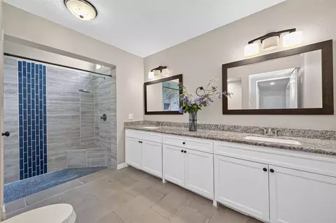 Bath - 23610 Creekview Dr, Spring, TX 77389 photo 2 of 6