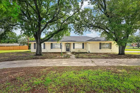 3501 Cavitt Ave, Bryan, TX 77801