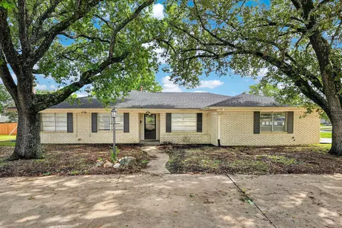 Exterior - 3501 Cavitt Ave, Bryan, TX 77801 photo 3 of 3