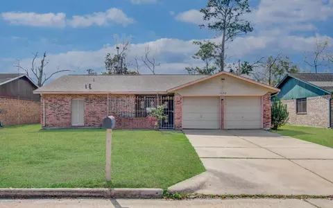 12210 Woodcliff Dr, Houston, TX 77013