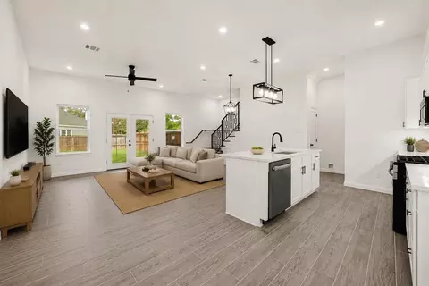 9212 Arvin St, Houston, TX 77028