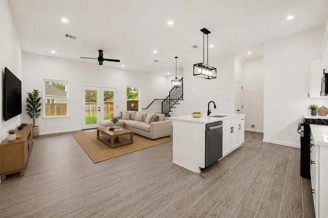 9212 Arvin St, Houston, TX 77028