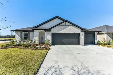 3205 21st St N, Texas City, TX 77590