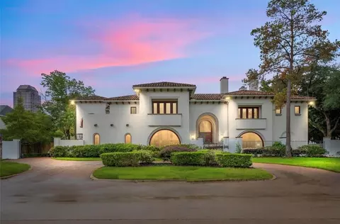5135 Longmont Dr, Houston, TX 77056