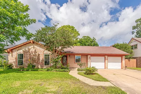 2710 Burke Rd, Pasadena, TX 77502