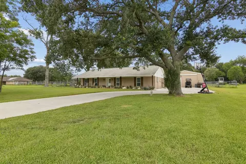 2865 County Road 936a, Alvin, TX 77511