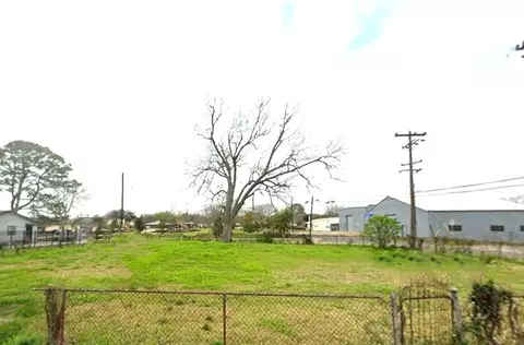 1403 Edna St, Baytown, TX 77520