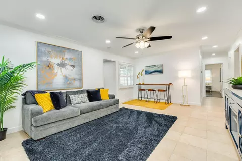 105 Marlin Ave, Galveston, TX 77550
