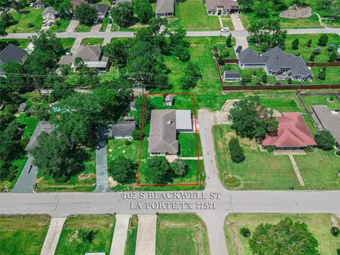 402 S Blackwell St, La Porte, TX 77571