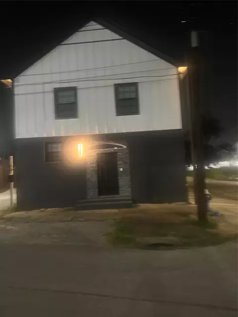 3140 Webster St, Houston, TX 77004