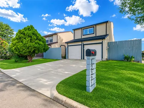 12321 Corona Ln, Houston, TX 77072