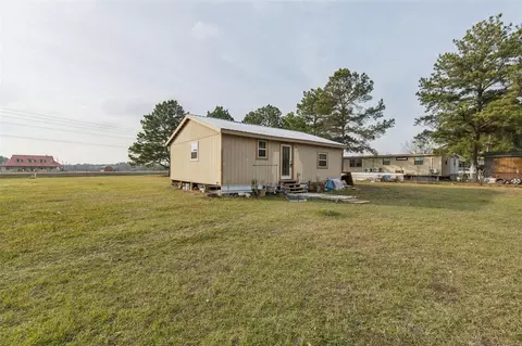 25 Pine Prairie School Rd, Huntsville, TX 77320
