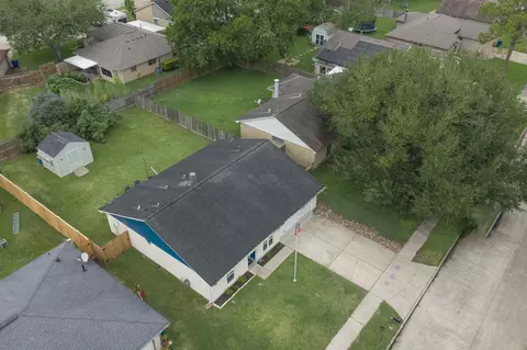 View/Area - 10 Wagon Lane Loop, Angleton, TX 77515 photo 2 of 6