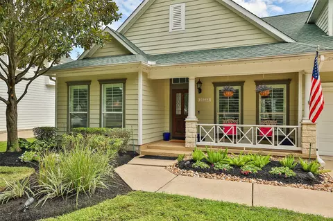 16222 Pine Thorn Dr, Houston, TX 77095