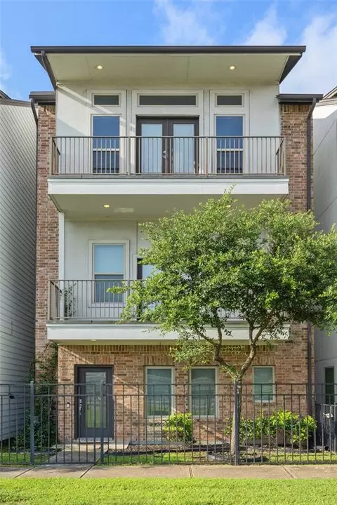 727 Schwartz St, Houston, TX 77020
