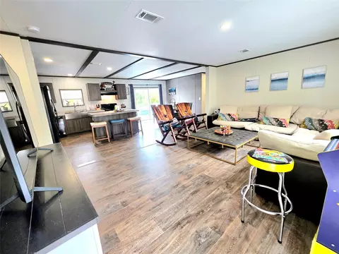 141 Canal Dr, Point Blank, TX 77364