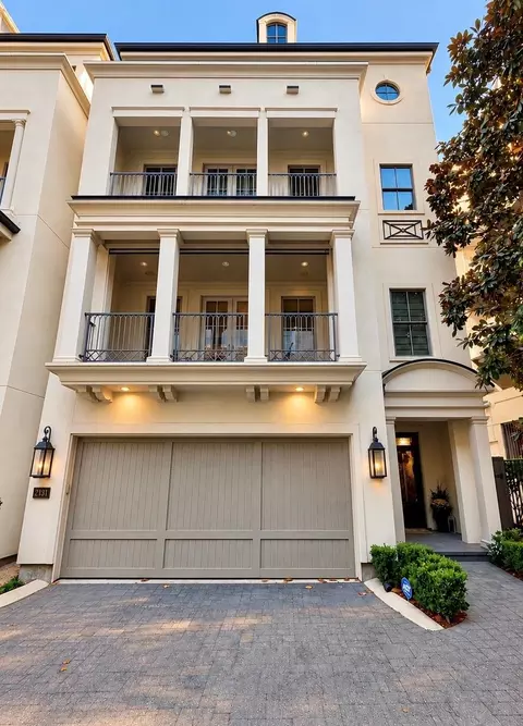 2131 Bancroft St, Houston, TX 77027