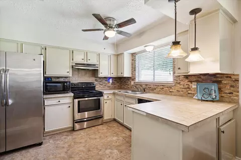 Kitchen - 4226 Mossygate Dr, Spring, TX 77373 photo 1 of 2