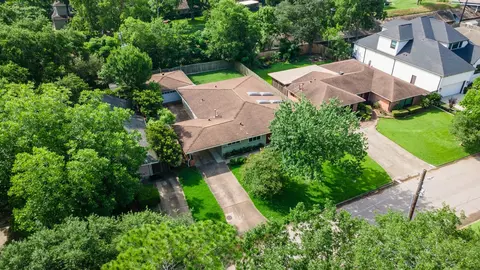 10613 Willowgrove Dr, Houston, TX 77035