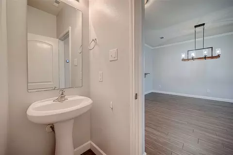 Entry Way - 346 Apache Field Ln, La Marque, TX 77568 photo 3 of 4
