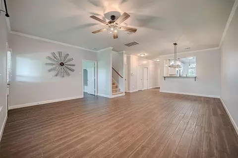 Living - 346 Apache Field Ln, La Marque, TX 77568 photo 2 of 4